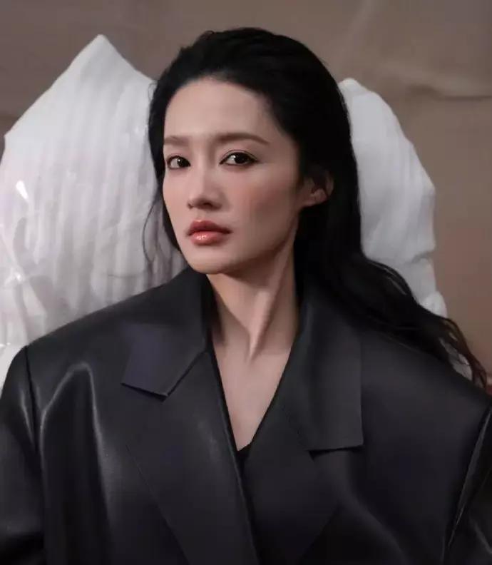 清新甜美李沁颜值演技俱佳,李沁清丽古装