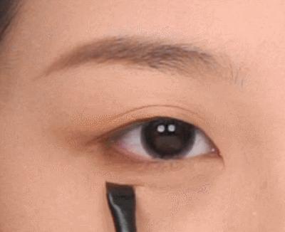 化妆师的冷门化妆技巧,超实用冷门化妆小技巧新手必看