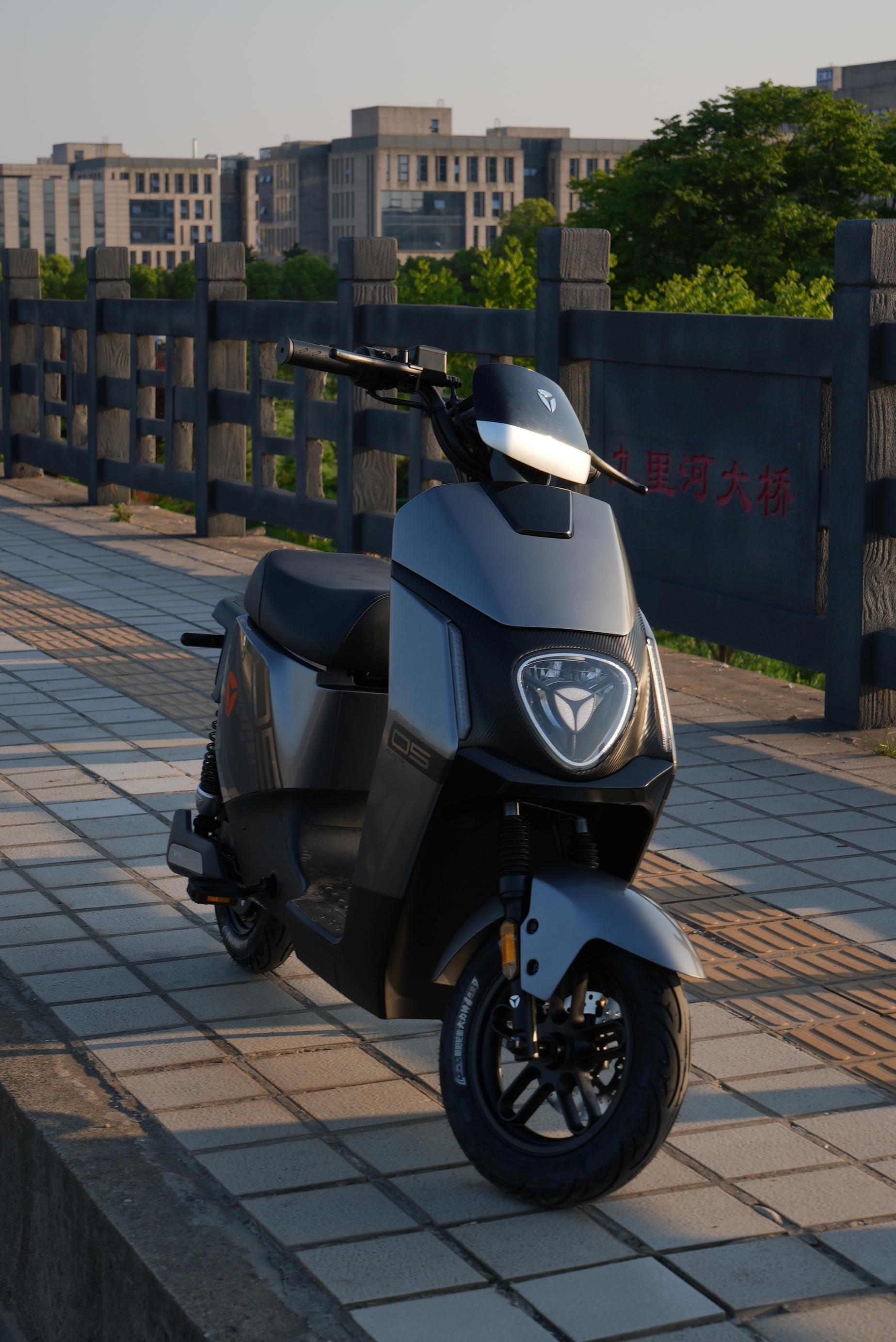 雅迪电动2手车,雅迪ds5是线上款还是线下款