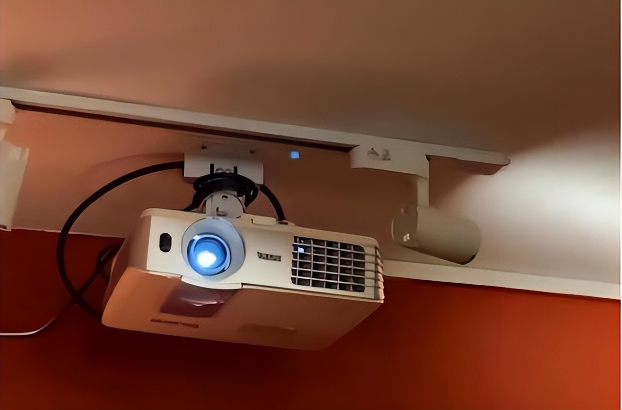 我国私人影院数量破万，为什么现在的情侣都喜欢去私人电影院？