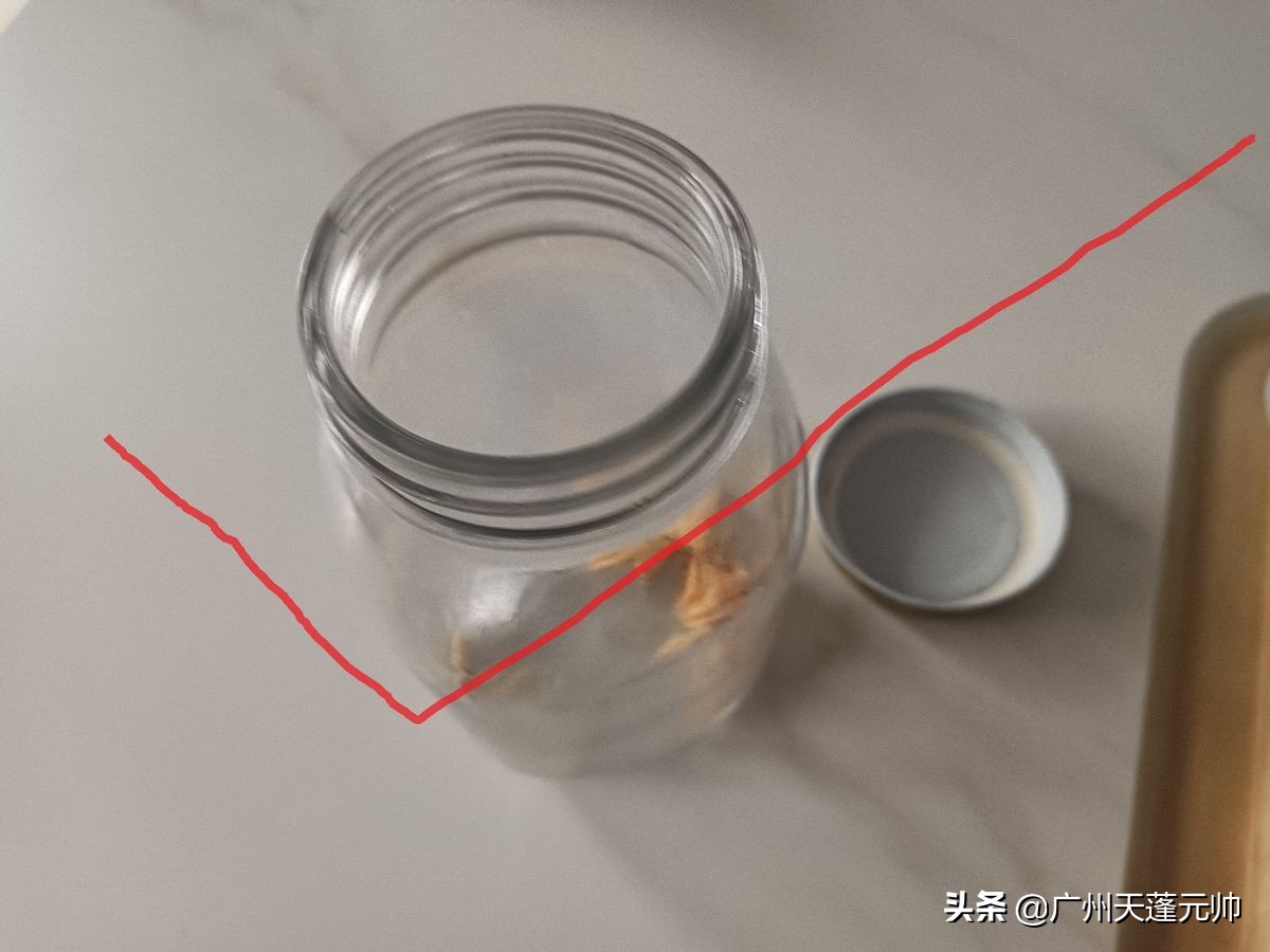 出门吃饭被服务员盯着看,出去吃饭看餐厅卫生