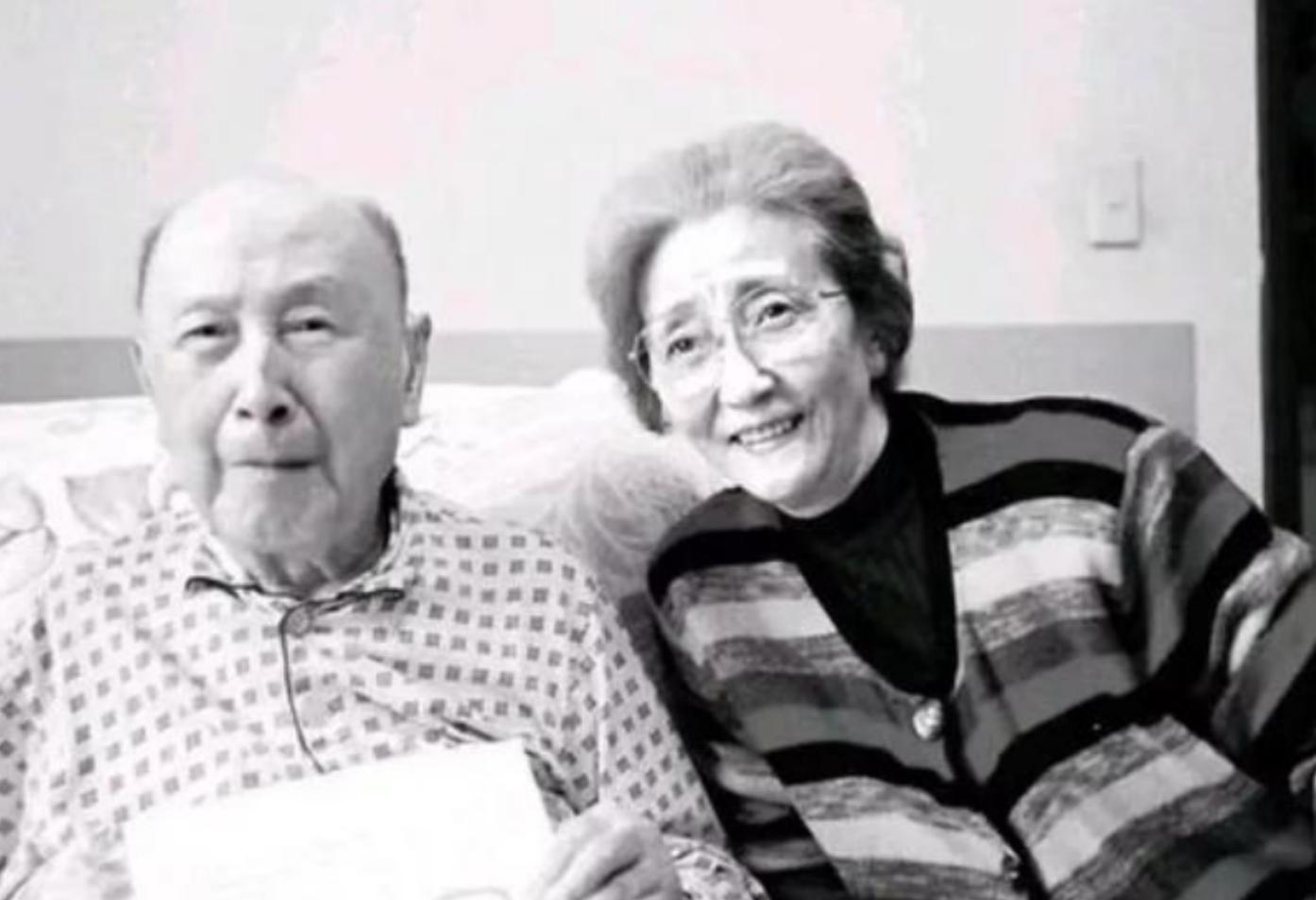 1955年钱学森回国，毛*东泽**紧握他的手：听说美国人把你当五个师呢