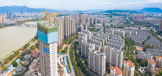 小区楼房屋顶漏水找哪里处理,高层房屋楼顶漏水怎么划分责任