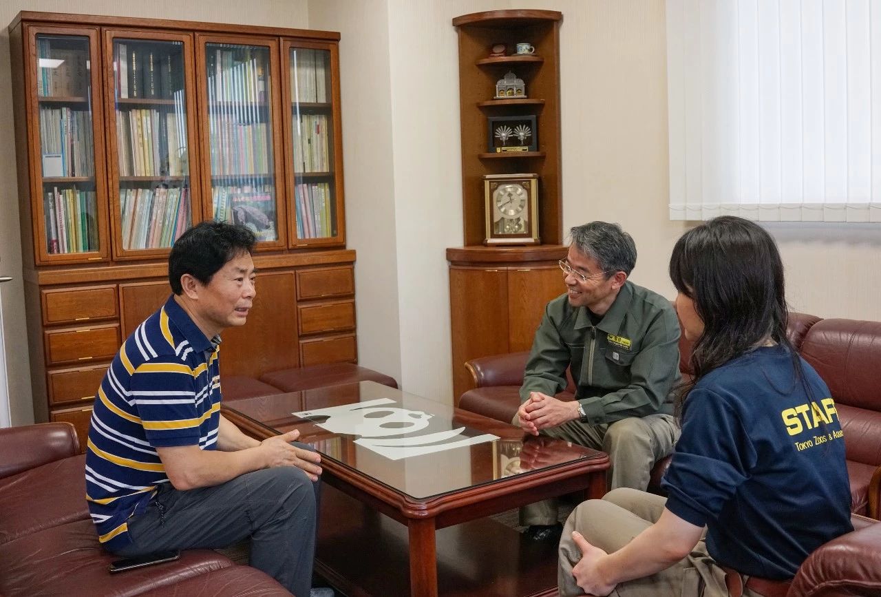 8个小时，他为“香香”按下了2000多次快门