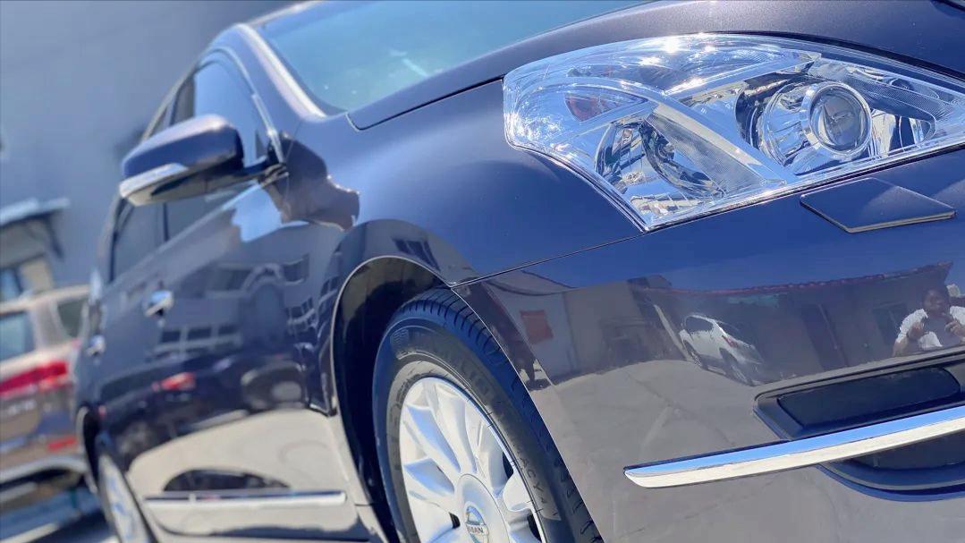 09天籁全车翻新整改多少钱,日产天籁自己撞烂了维修多少钱