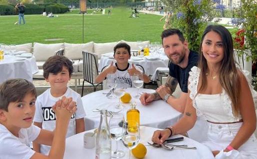 球王梅西实至名归,球王梅西是否实至名归