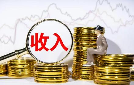 3岁女儿一眼认出爸爸雕像含泪,三岁女儿竟一眼认出爸爸的石像