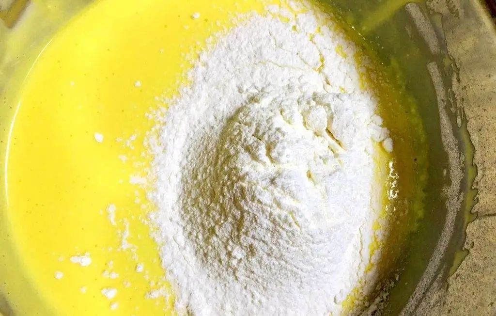 蛋白质11%的面粉是高筋还是低筋,面粉高筋跟低筋怎么区分