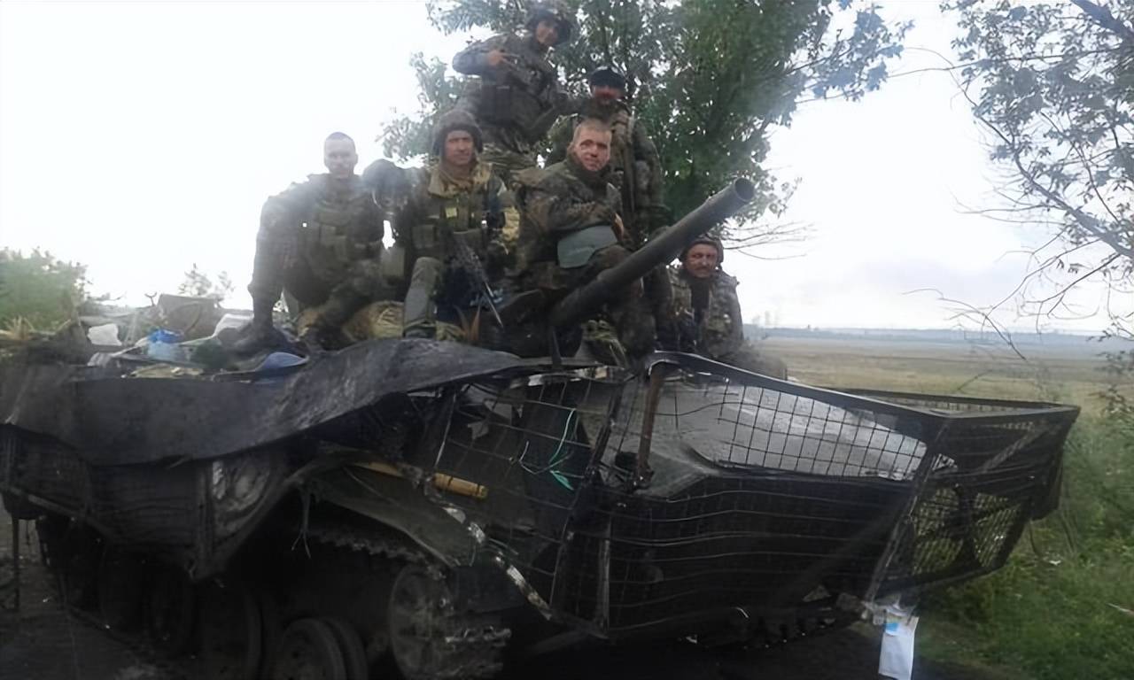 鍩鸿緟澶滄櫄琛楀ご,鍩鸿緟琛楀ご