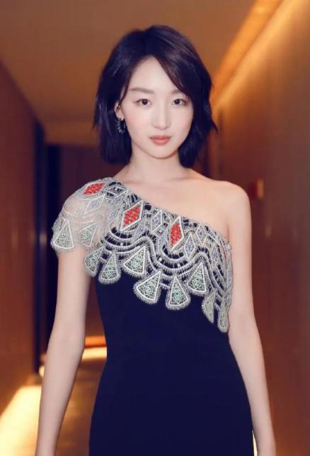 周冬雨为什么会人气爆棚,周冬雨为何淡出娱乐圈