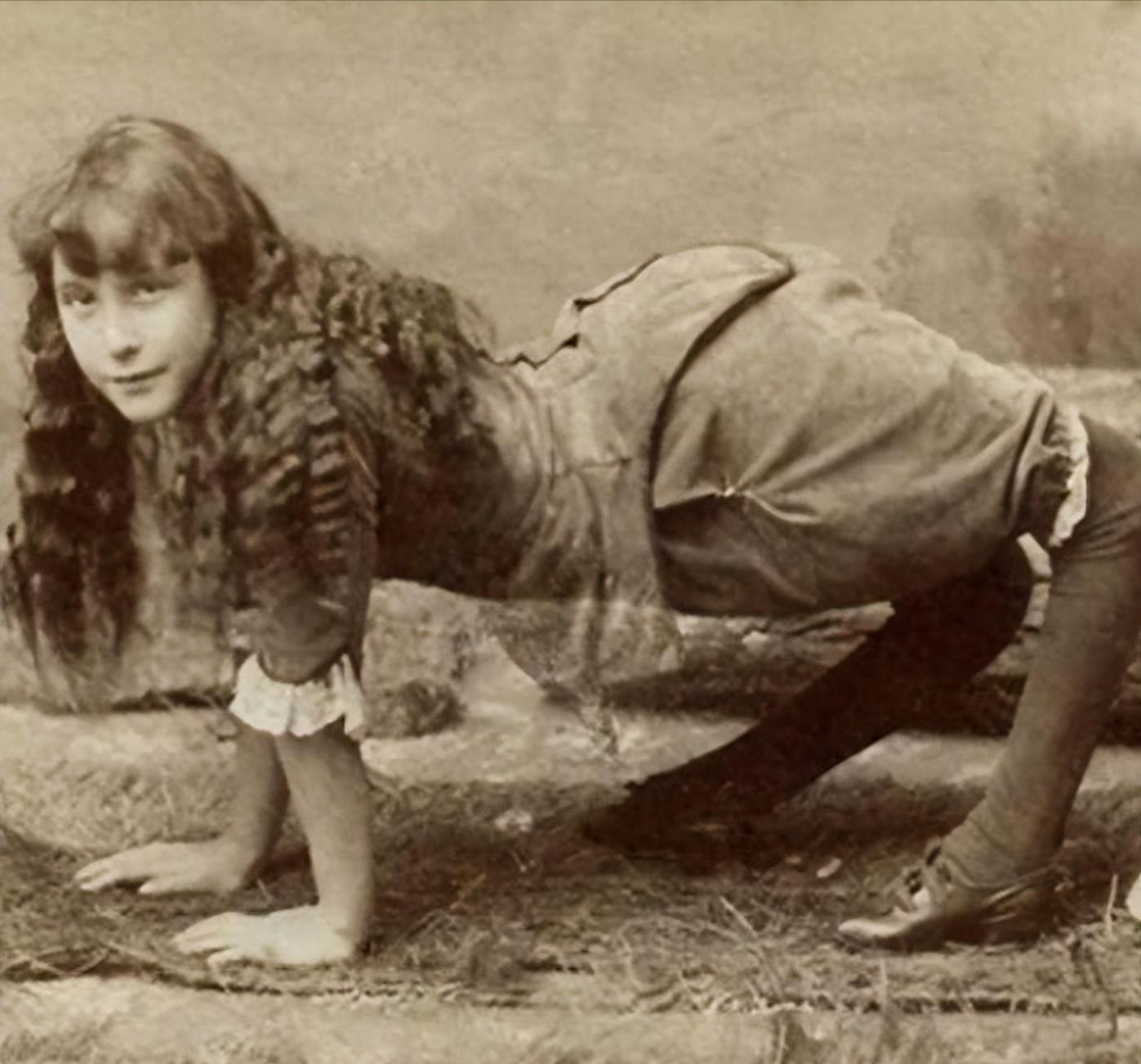 法国*院妓**惊现奇特计时工具，阴道竟长出一颗“牙齿”。