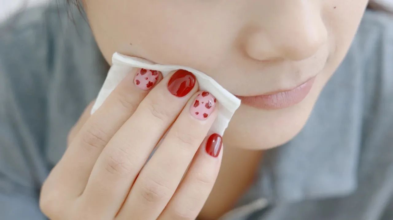 长期熬夜皮肤暗黄应该用什么护肤,熬夜后皮肤状态差用什么护肤品