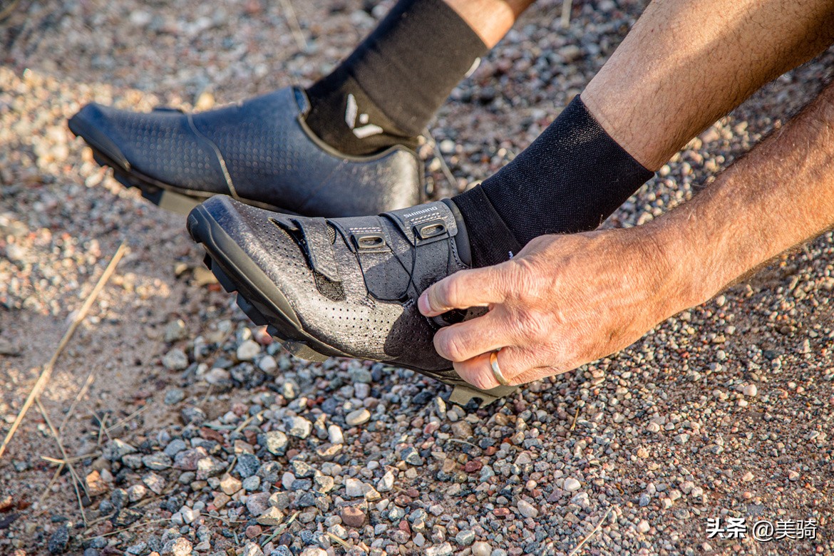 禧玛诺推出新款RX8和RX8R全地形公路锁鞋