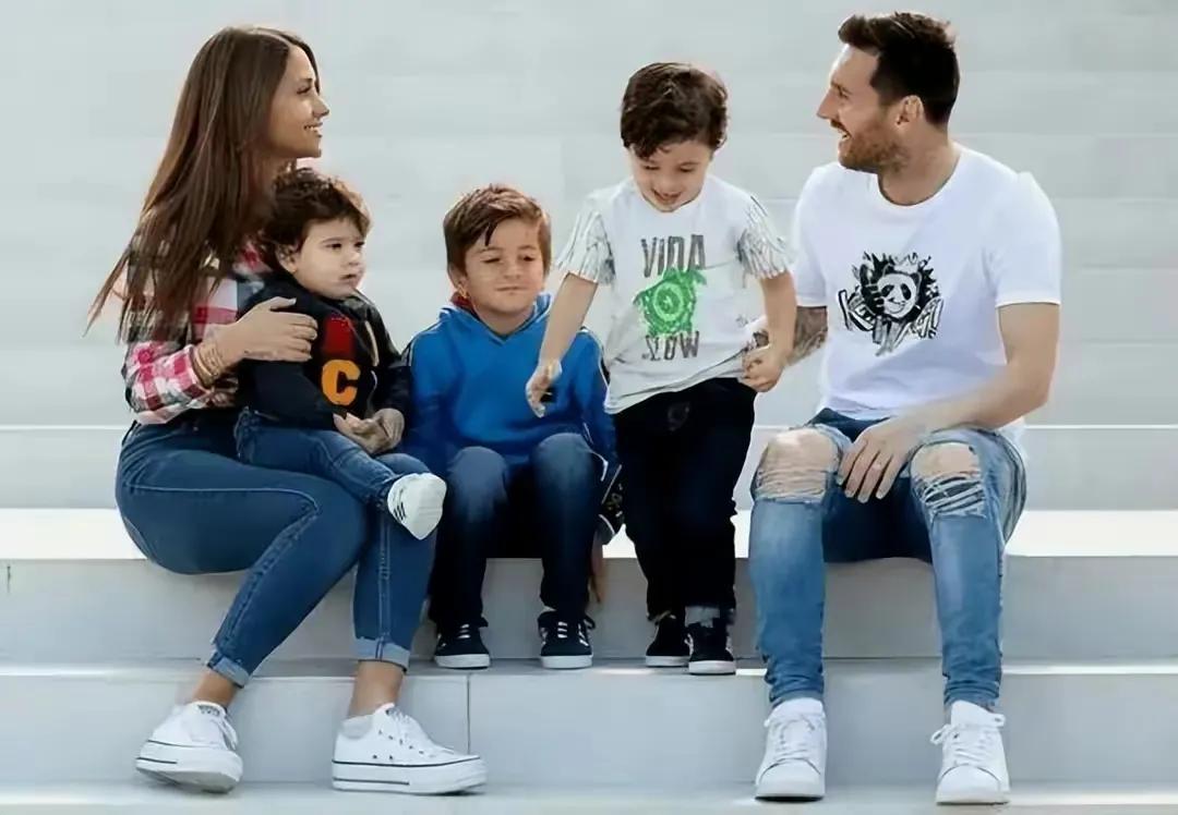 梅西足球界的绝对王者和传奇人物,梅西在足球上的十大传奇时刻