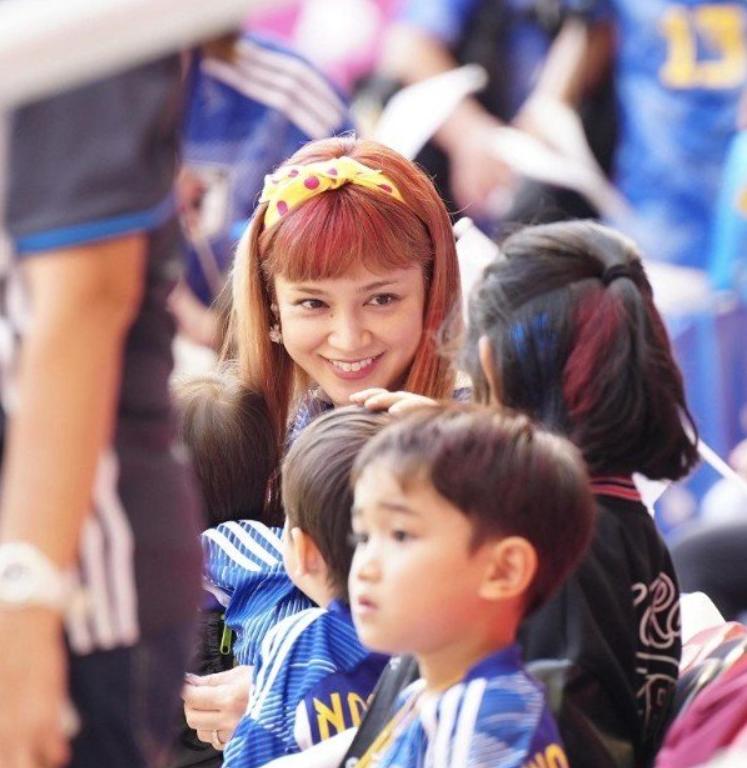 世界杯男足高颜值太太团,日本男足太太团亚洲杯