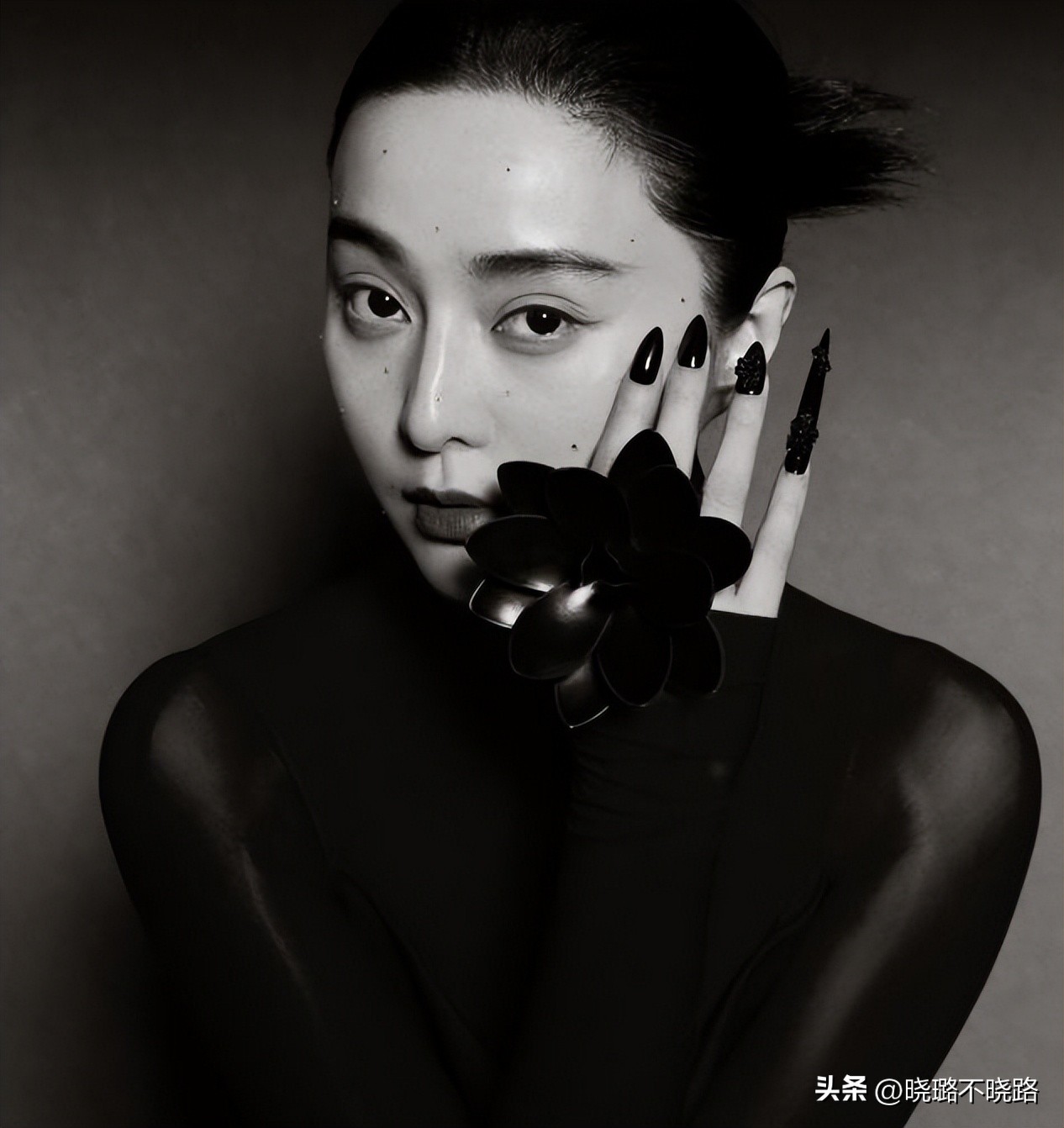 脸上这4个部位有痣到老都优雅,脸上这四处有痣是天生的美人