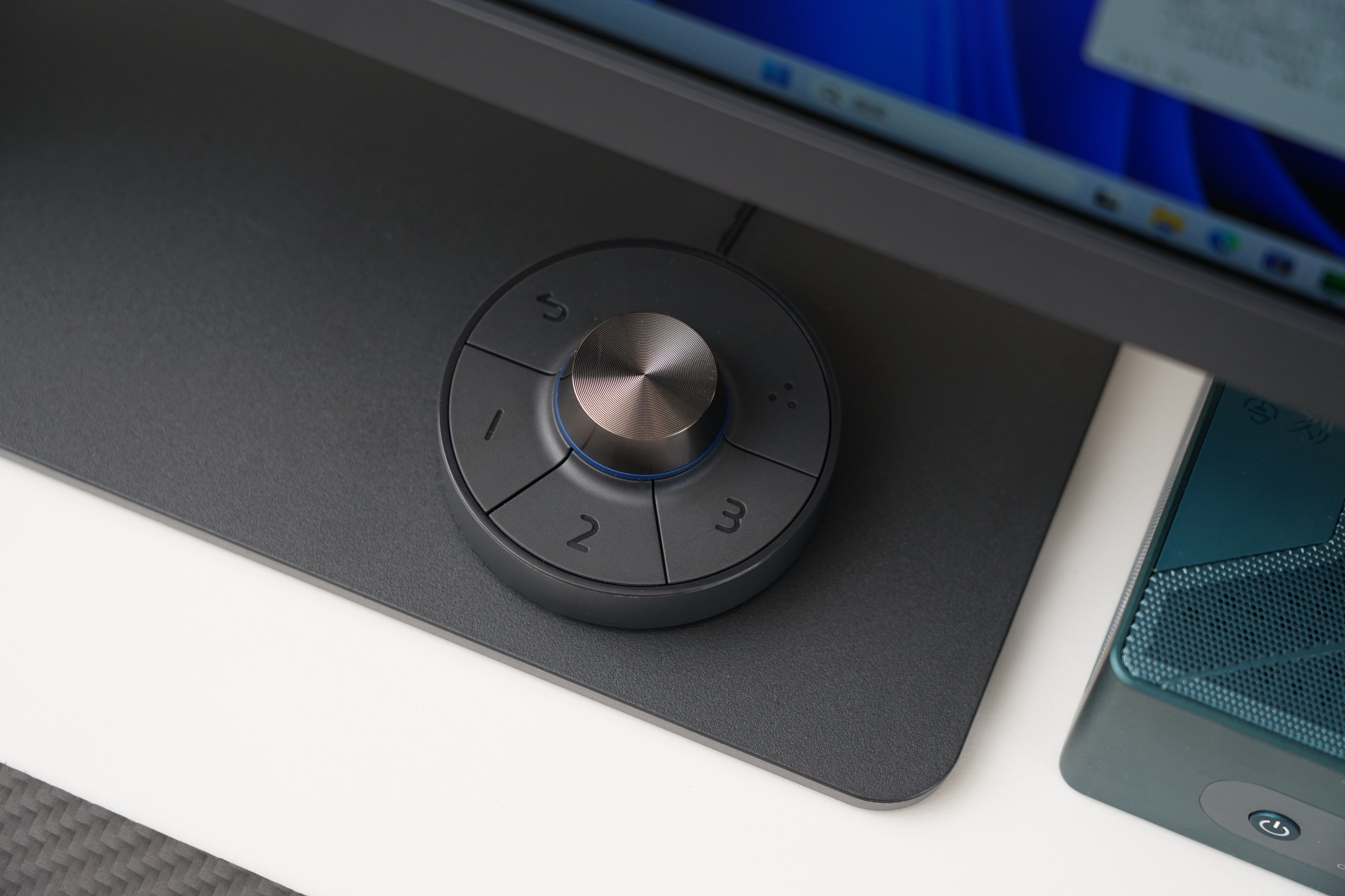 明基pd2705q显示器27英寸2k够用吗,明基pd2706u后期色准显示器测评