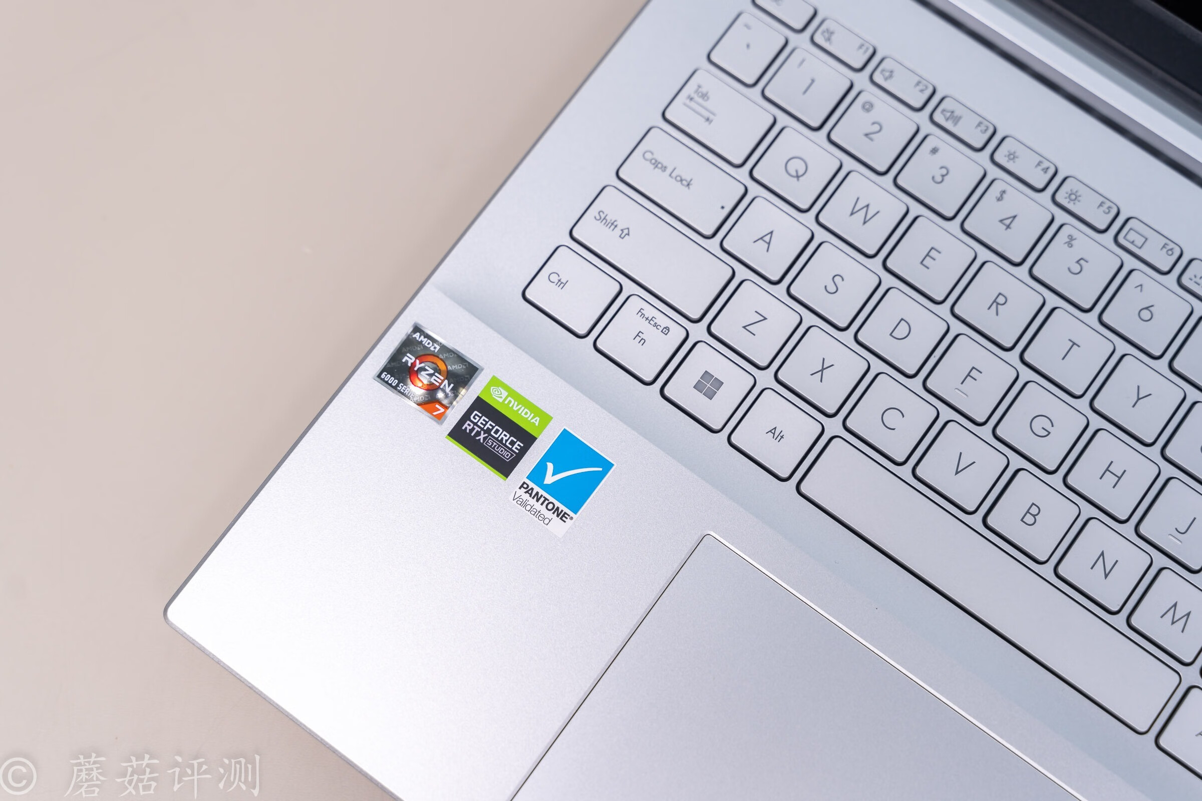 华硕无畏pro15锐龙版和灵耀pro14,轻薄本华硕无畏pro15游戏测评