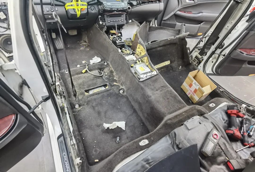 13代半皇冠底盘松散回炉重造,十三代皇冠彻底整备