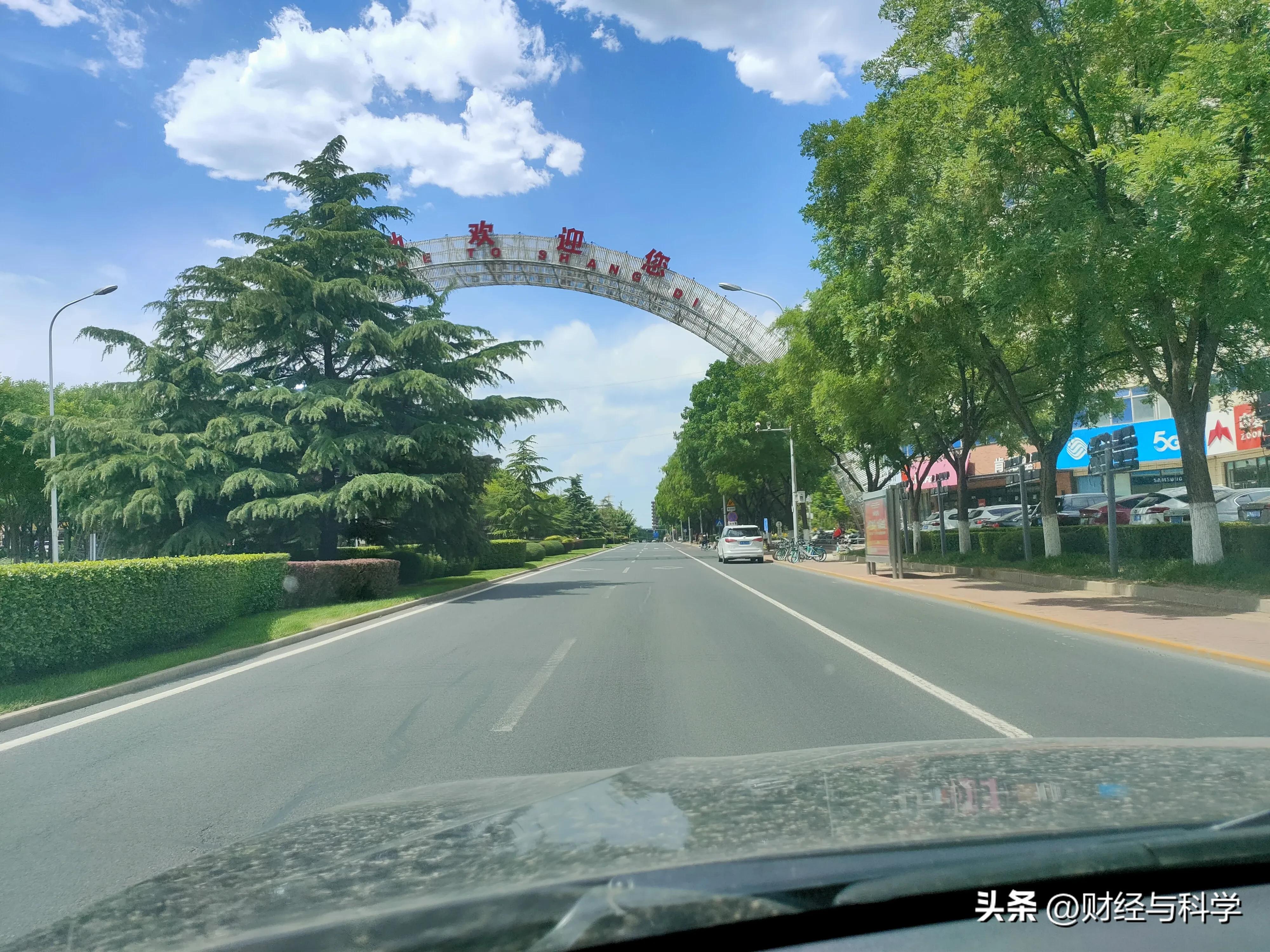 疫情过去人们都盼着经济及生意都好做起来，可发现人们钱更难弄