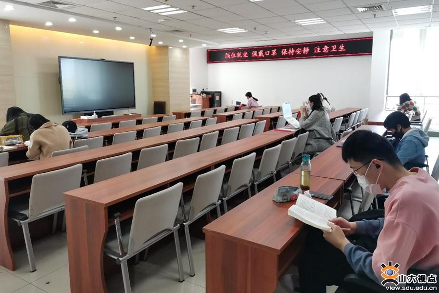 齐心协力战疫情凝聚青春正能量,同心战疫点滴温暖