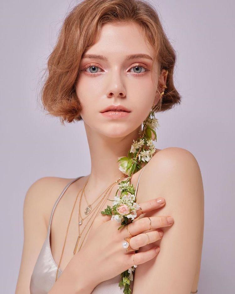 21岁德国模特凭“精灵美貌”火遍亚洲，却突然失踪？牵出黑暗内幕