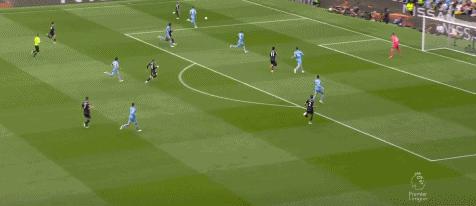 曼城球迷鼓掌欢迎瓜迪奥拉,曼城惊天逆转球迷反应