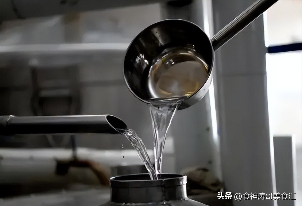 1斤纯粮食白酒到底要多少成本,1斤白酒成本多少