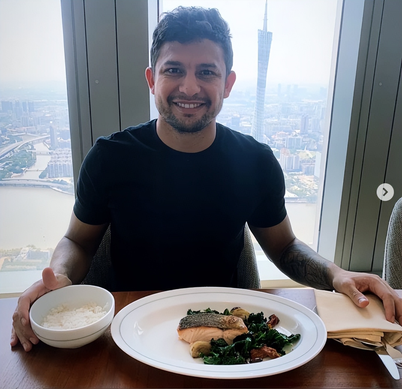 艾克森亚冠表现,艾克森登顶中超历史射手王