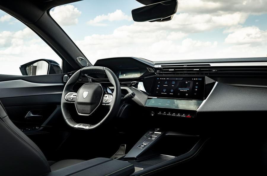 标致408X—15万买合资轿跑，掀背造型帅到没朋友