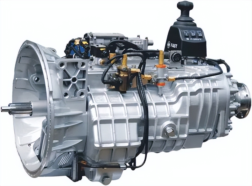 康明斯采埃孚哪款中卡车好,康明斯采埃孚重卡