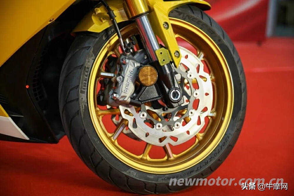 杰迪k750摩托车仿赛试驾,国内最大仿赛车型杰迪visionk750