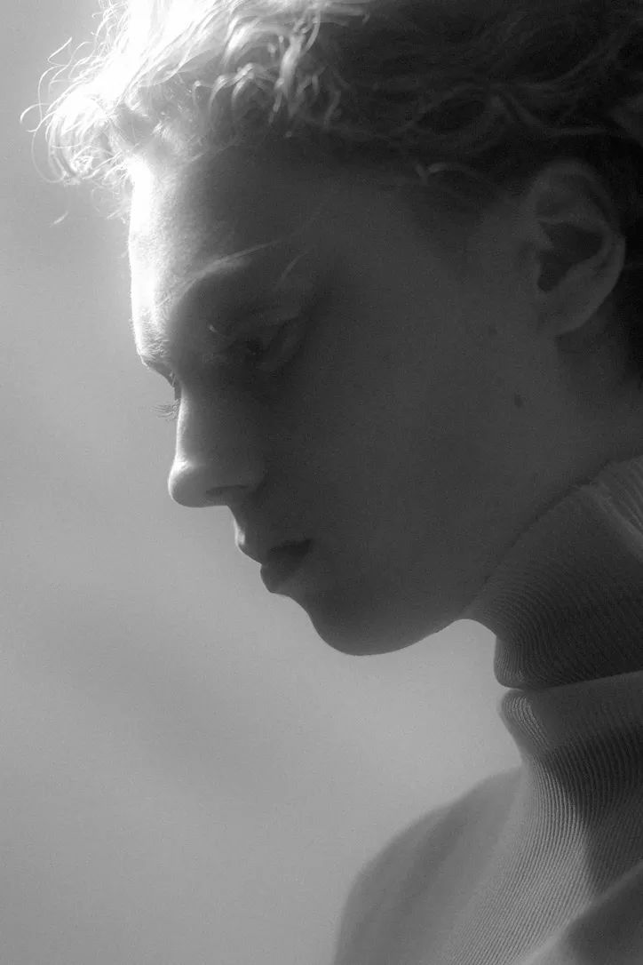 局部也性感：劳伦特的人体局部特写