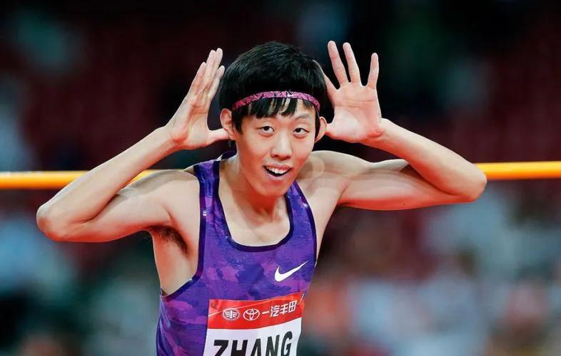 张国伟夺冠视频撑杆,张国伟赛季首秀夺冠