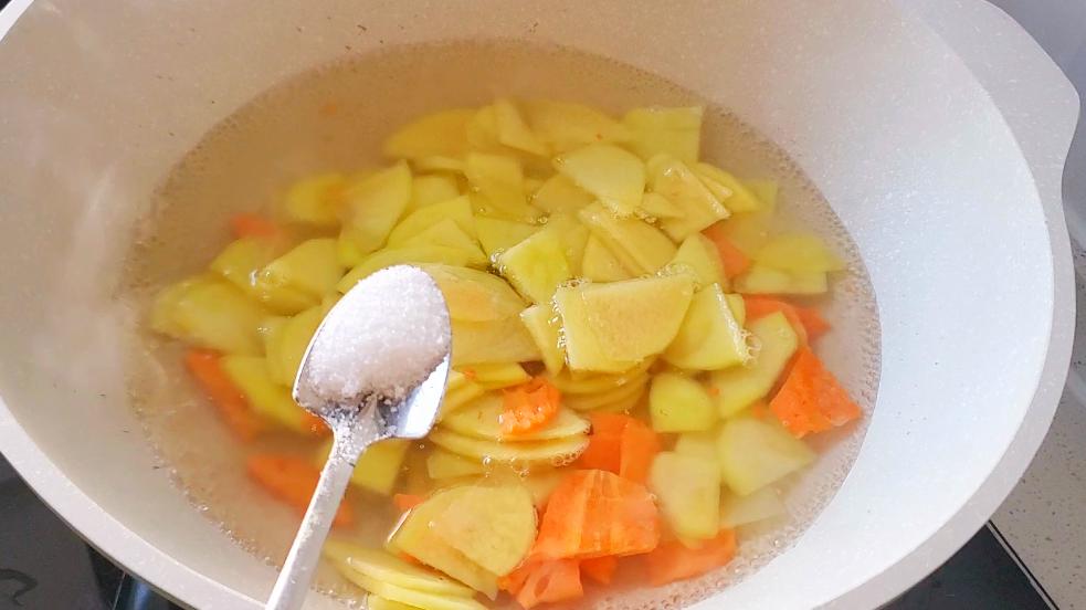 中老年春天常吃4种碱性菜,建议中老年人多吃碱性水果