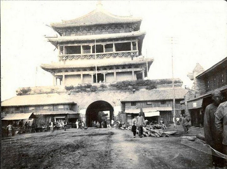 工人挖土挖出24具尸体,1985陕西特大杀人案