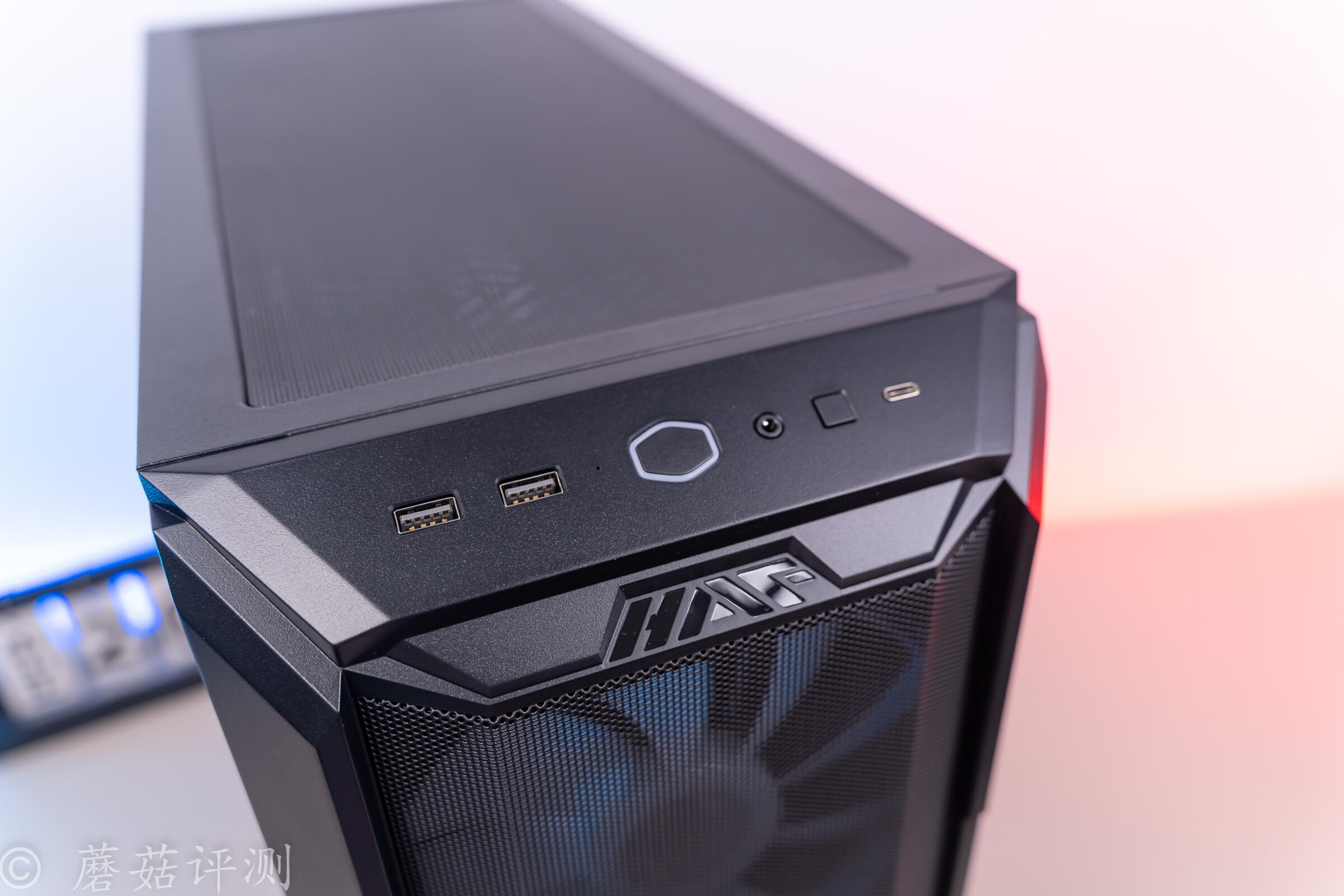 连续多日的高温，让朋友家的主机燥热难耐、更换机箱散热后获新生