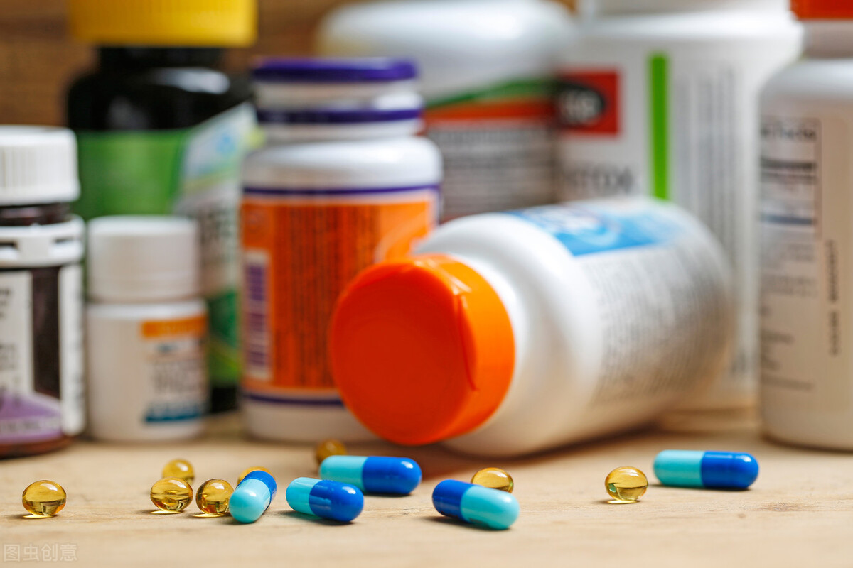 男子花4314元买进口仙妮蕾德五宝粉竟是中药，获赔34512元