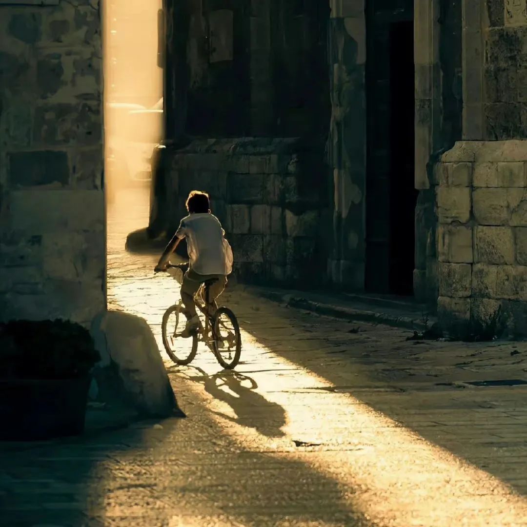 微信朋友圈动态背景图,微信朋友圈背景图暴富