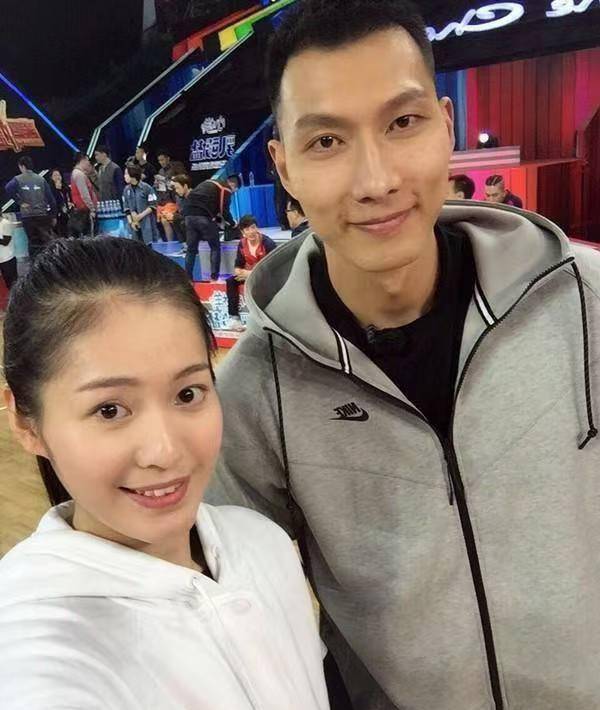 中国女篮王思雨照片好看一点的,徐杰和张茹王思雨身高啥关系