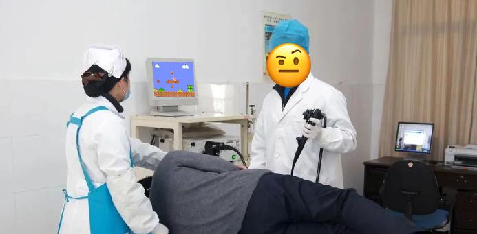 一年前做的胃镜食道挺好,半年前做胃镜没问题但还是胃痛