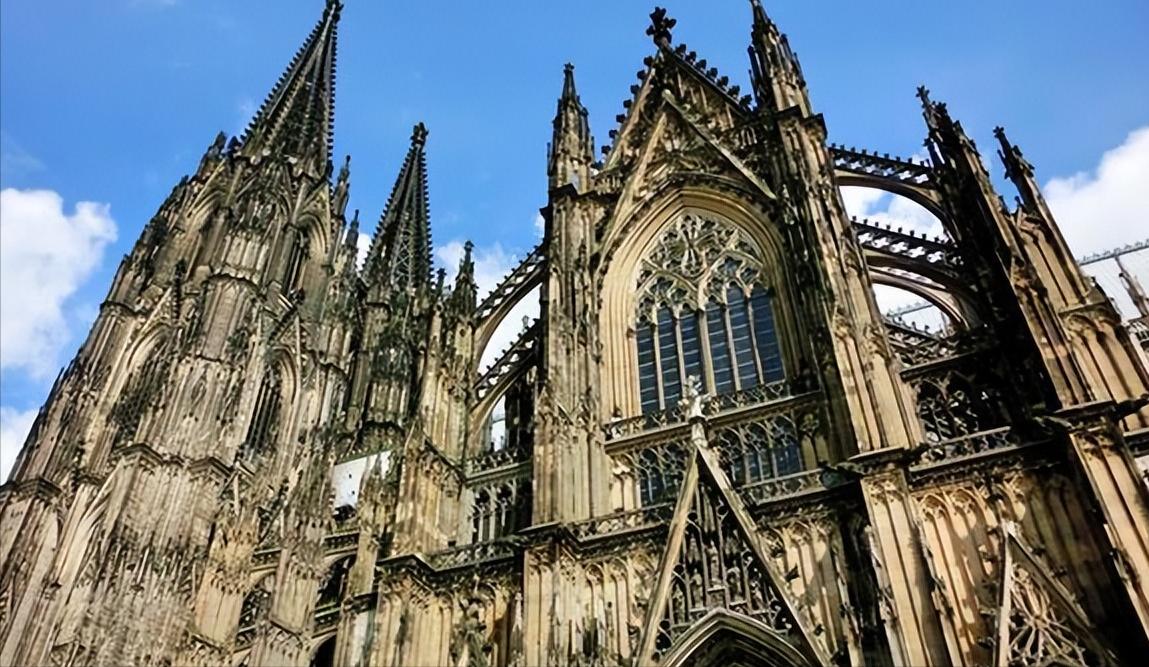 西班牙的建筑物是什么,西班牙的建筑艺术令人赞叹