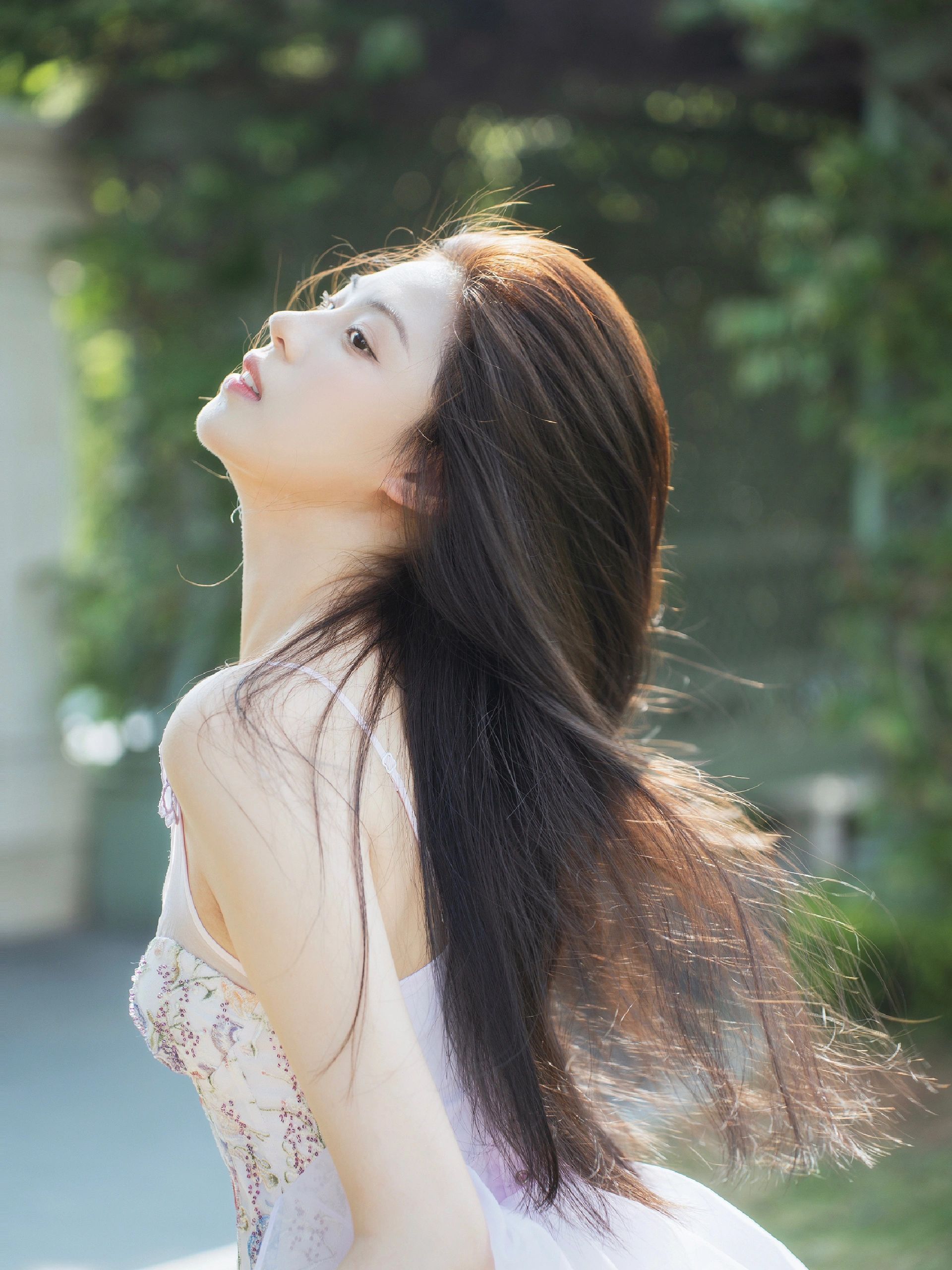 侧脸照怎么拍出高级感照片,五个拍照构图法