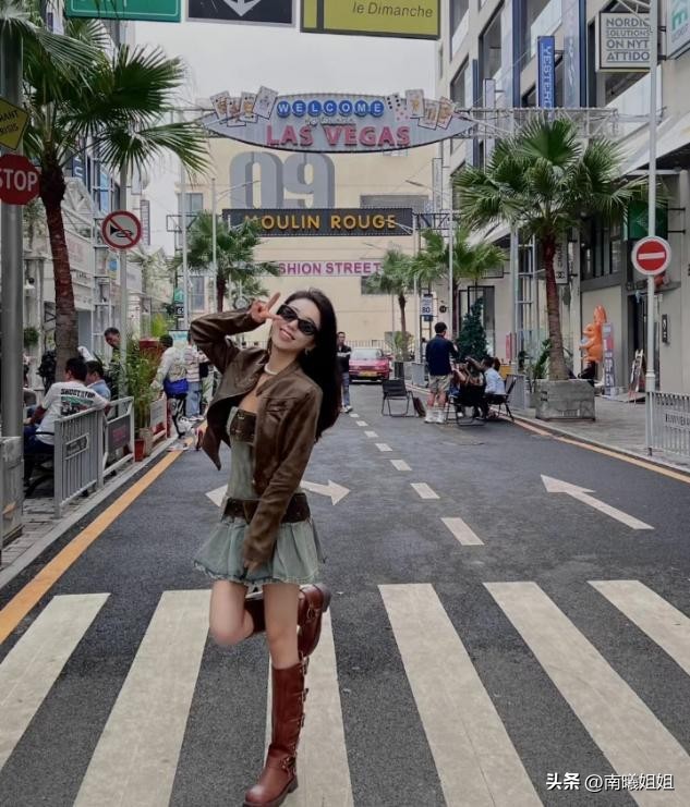 洋气网红爆款牛仔裙显瘦,抖音最火夏季牛仔裙时尚减龄