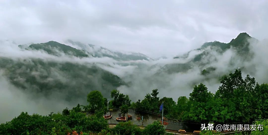 浜斾竴搴峰吇鏃呮父,浜斾竴搴峰吇搴﹀亣鏀荤暐