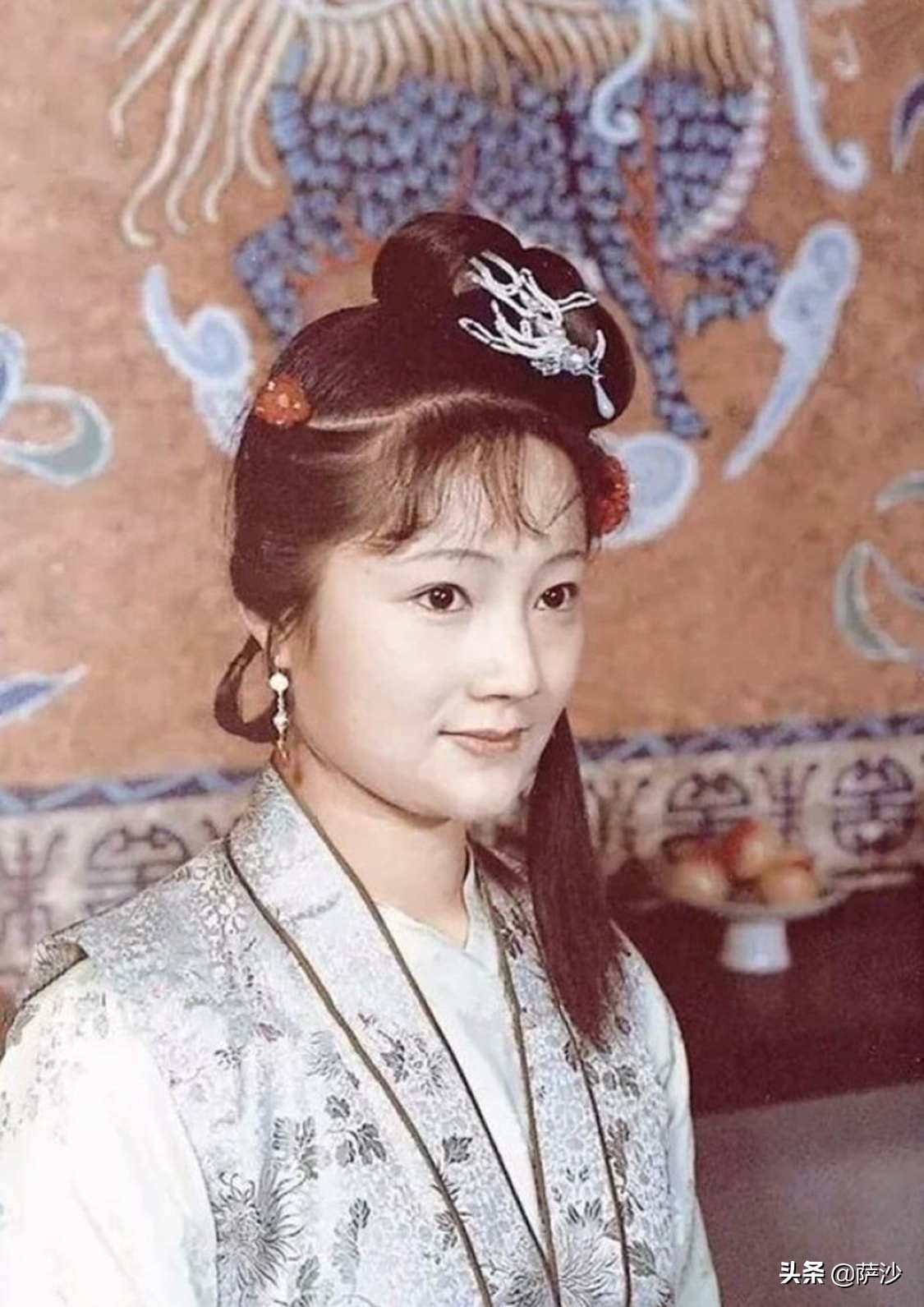 贾政喜欢贾环还是贾宝玉,贾政三个女儿