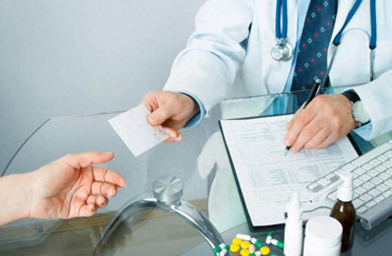 医生误开孕妇禁用药致女子流产,怀孕吃禁用药什么时候会导致流产