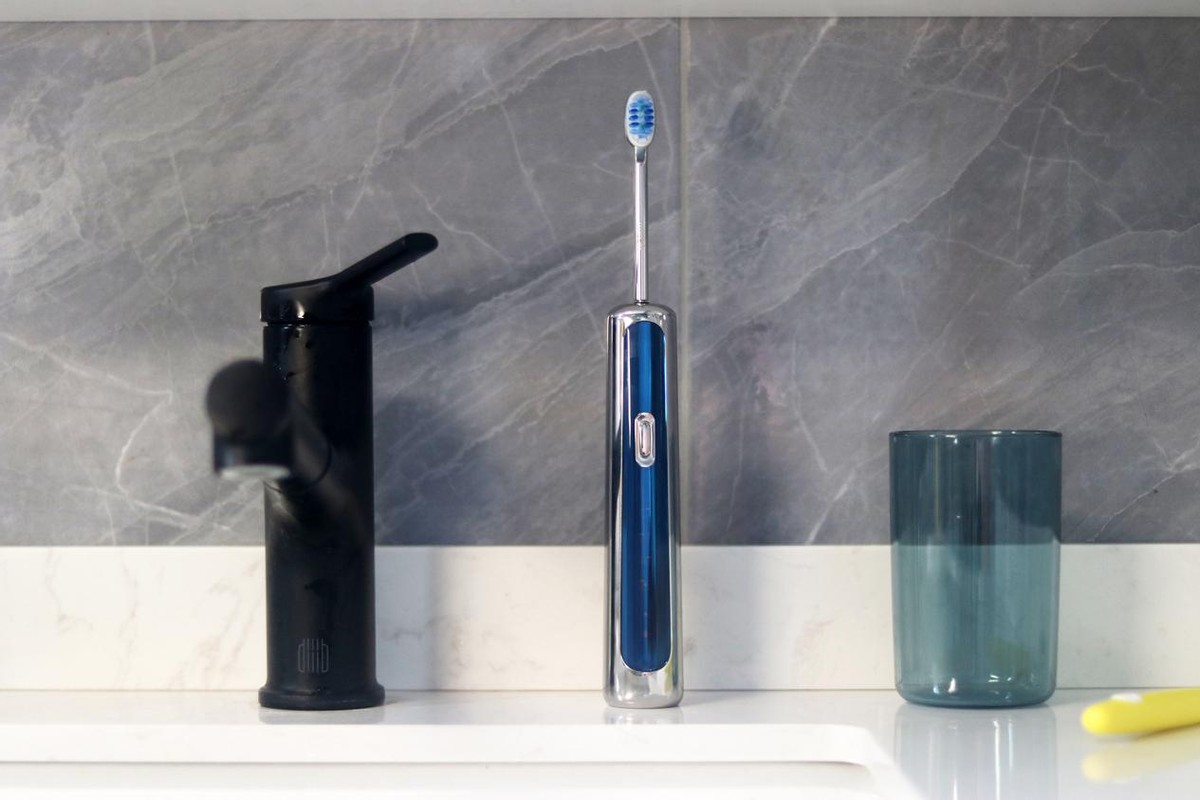 usmle电动牙刷和华为电动牙刷,飞利浦牙刷和usmile电动牙刷