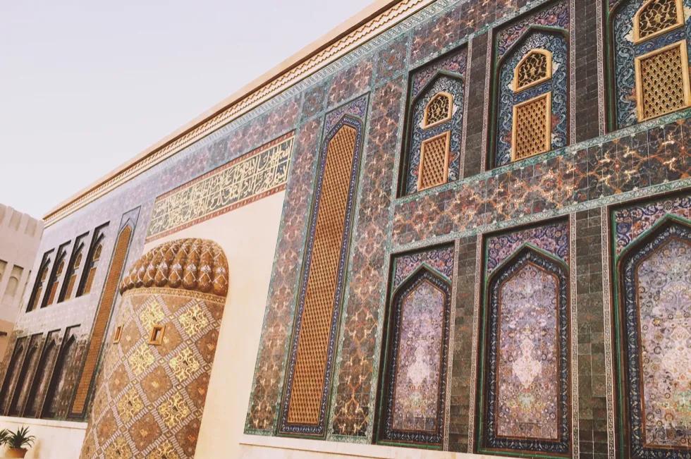 卡塔尔富得流油,卡塔尔流油