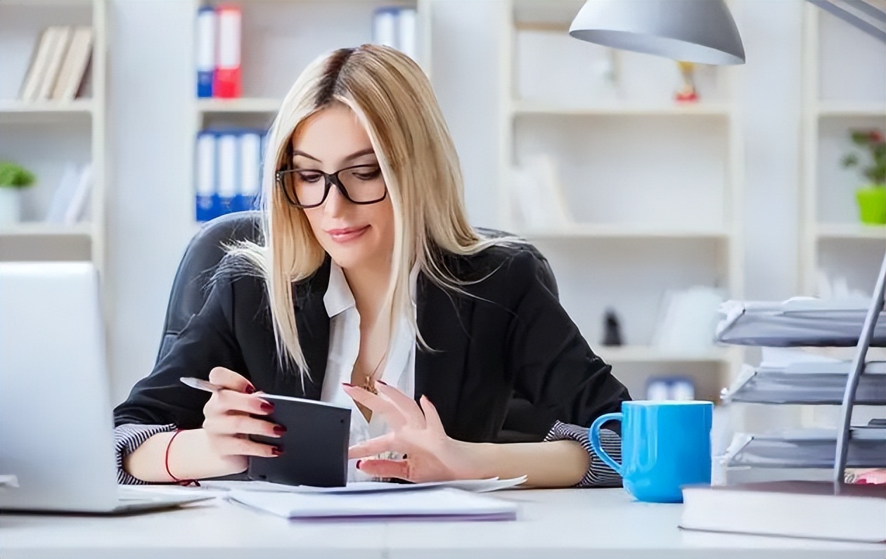 卵巢早衰和内分泌失调怎么分辨,卵巢功能早衰与内分泌失调的区别